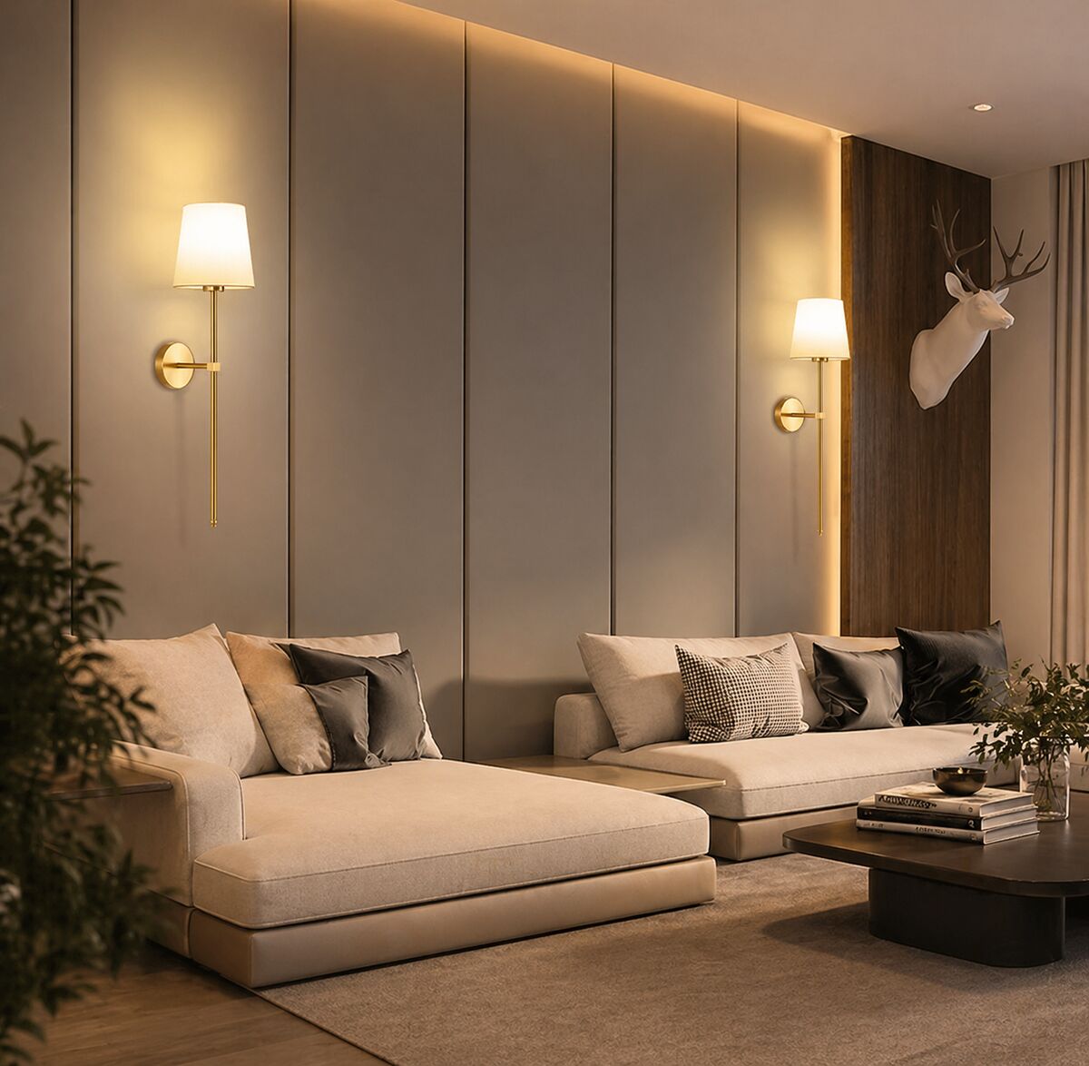 Goldén | Dimbar Vegglampe i Slank Design