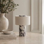 Petra | Portabel Bordlampe i Naturlig Marmor